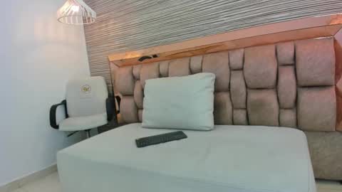 claire_bonny online show from December 16, 8:26 pm