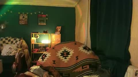 Snapshot of clancyosbourne chatting on October 15, 6:53 pm Clancy online show from October 15, 6:53 pm