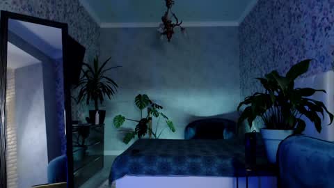 Clara online show from December 5, 6:49 pm