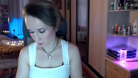 classyinna online show from November 24, 5:50 am