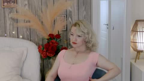 Classy Tinna online show from June 27, 7:36 am