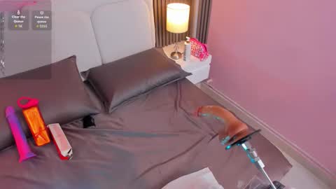 clauwdeen  wolf online show from December 14, 10:27 pm