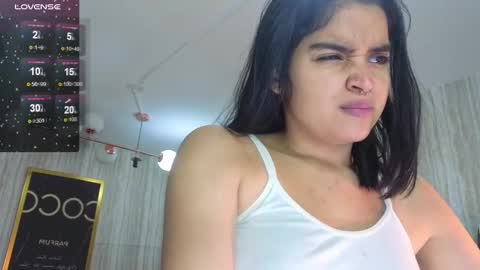 Snapshot of clementine_t chatting on September 30, 11:32 am Clementine online show from September 30, 11:32 am