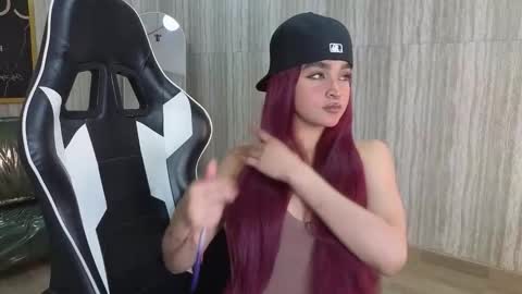 Snapshot of clementine_t chatting on September 20, 3:09 am Clementine online show from September 20, 3:09 am