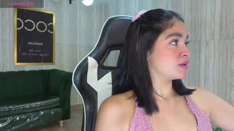 Snapshot of clementine_t chatting on September 29, 11:31 am Clementine online show from September 29, 11:31 am