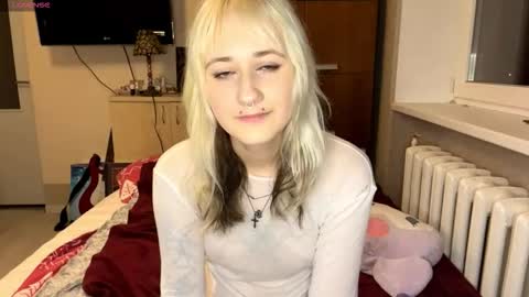 Snapshot of clementinehollner chatting on October 22, 7:04 pm Jenny online show from October 22, 7:04 pm