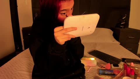 cleowhite_ online show from September 12, 4:47 am