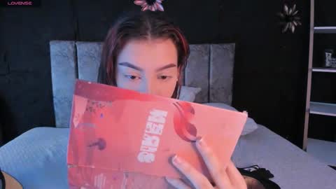 cleowhite_ online show from March 6, 9:47 pm