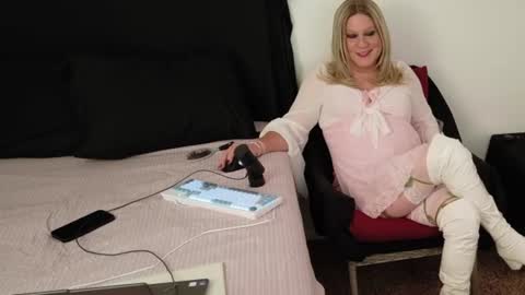 SecretSissyLv online show from June 14, 2:24 am