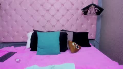 Snapshot of cloe_horney chatting on September 16, 2:09 pm Cloe online show from September 16, 2:09 pm