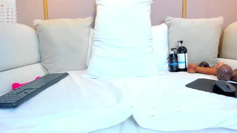 Cloe online show from February 12, 3:05 pm