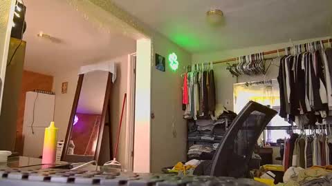 Clover online show from June 9, 9:58 pm