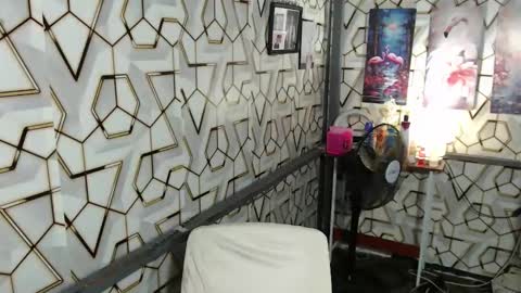 clyde_twinkx online show from September 28, 12:36 pm