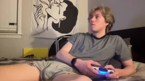 Snapshot of clydeaustin chatting on December 10, 3:09 am Clyde Austin online show from December 10, 3:09 am