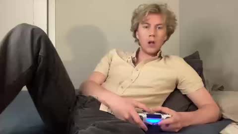 Snapshot of clydeaustin chatting on October 11, 3:11 am Clyde Austin online show from October 11, 3:11 am