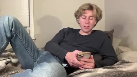 Snapshot of clydeaustin chatting on October 20, 1:32 am Clyde Austin online show from October 20, 1:32 am