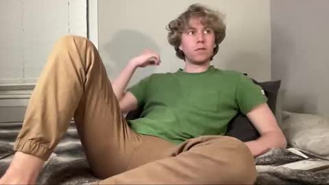 Snapshot of clydeaustin chatting on October 26, 2:56 am Clyde Austin online show from October 26, 2:56 am