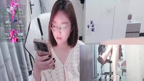 coco online show from April 3, 9:05 am