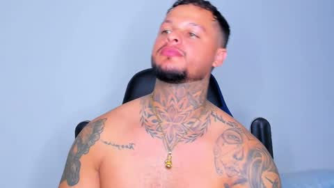 colin_fox1 online show from March 30, 2:44 am