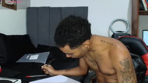 Snapshot of colinlatinbrown chatting on October 17, 12:31 pm IG  online show from October 17, 12:31 pm