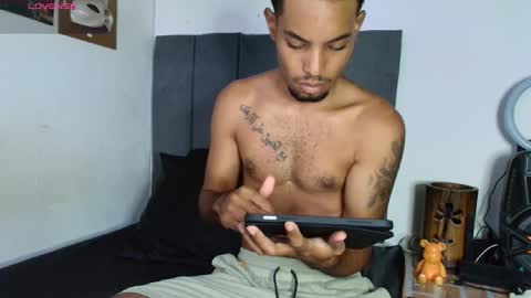 Snapshot of colinlatinbrown chatting on October 4, 11:41 am IG  online show from October 4, 11:41 am