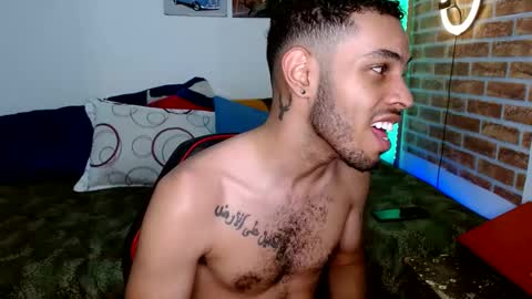 Snapshot of colinlatinbrown chatting on March 4, 7:43 pm IG  online show from March 4, 7:43 pm