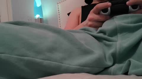 Snapshot of collegecannon chatting on December 18, 7:04 am collegecannon online show from December 18, 7:04 am