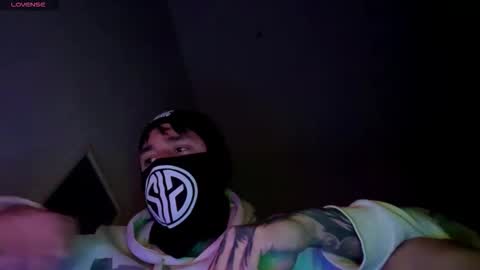 colombianboy20cm online show from March 6, 8:52 pm