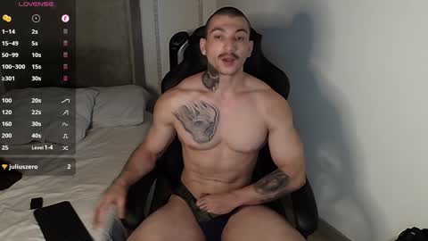 colombianmuscle8 online show from February 5, 4:37 am