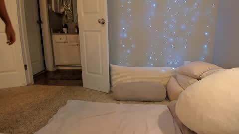    ........ Instagram  Lorysexys online show from March 24, 2:28 am