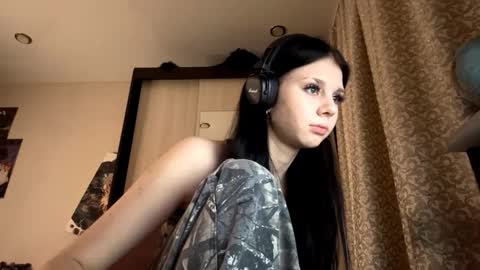 Isabella online show from November 13, 6:10 pm