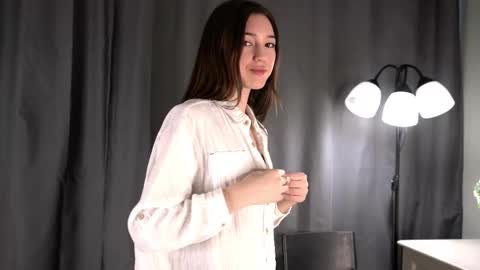 Ellie online show from March 21, 8:19 am