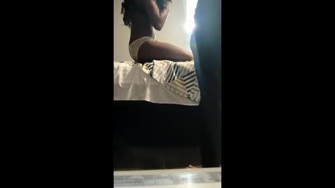 coochiencream07 online show from April 12, 5:17 pm