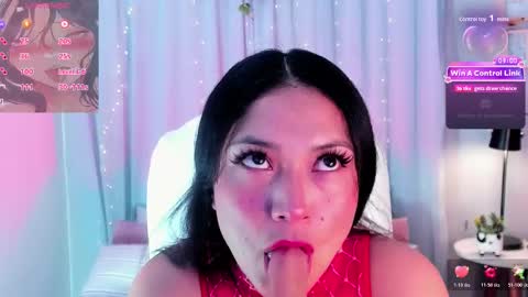 Coral Stefani online show from December 17, 10:49 pm