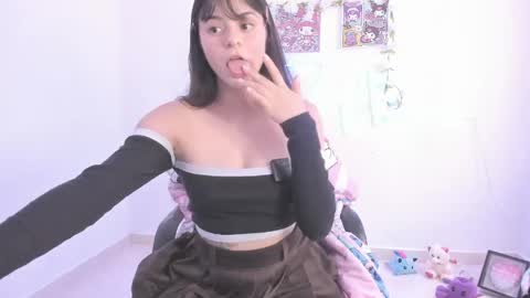 Coraline uwu     Bienvenidos al dulce mundo de Coraline    Hola amores soy Coraline  Una chica  tierna juguetona online show from May 21, 4:57 pm