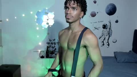 Snapshot of coreyglover chatting on September 28, 9:51 am CoreyGlover online show from September 28, 9:51 am