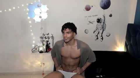 Snapshot of coreyglover chatting on October 2, 7:18 am CoreyGlover online show from October 2, 7:18 am