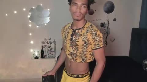 Snapshot of coreyglover chatting on September 21, 7:56 am CoreyGlover online show from September 21, 7:56 am