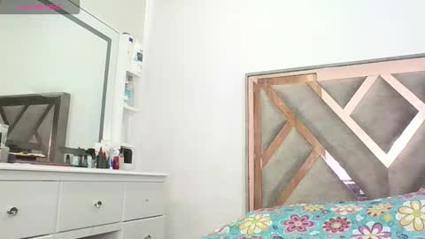 corina_smith28 online show from March 5, 9:46 pm