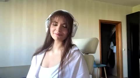 corrienavanjo online show from July 18, 1:13 pm
