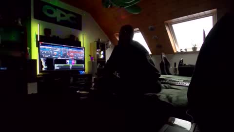 CosmicDreamer690 online show from October 15, 10:05 am