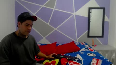 couple_hot069 online show from March 4, 6:32 am