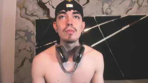 couple_in_heat_ online show from April 21, 8:49 pm