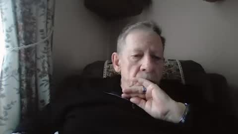 courieral1 online show from December 17, 9:16 am