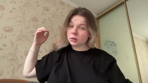 Elise online show from September 21, 8:51 am