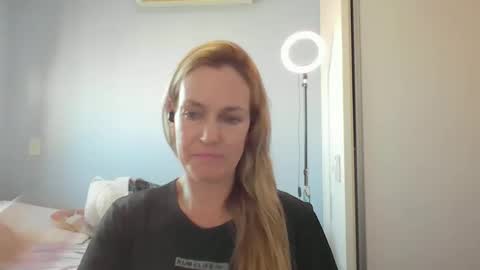 Anny online show from April 22, 11:06 am