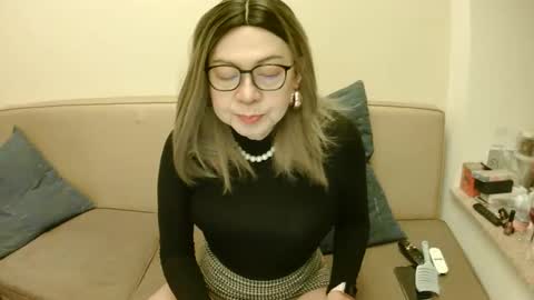 Kelly   online show from February 2, 6:15 pm