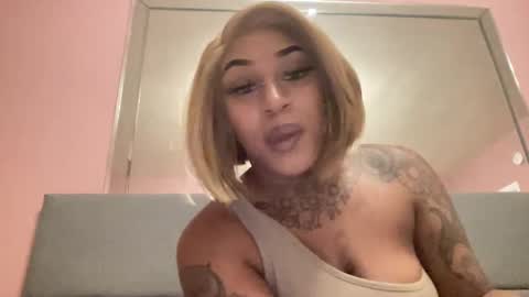 Snapshot of creame_sensation chatting on February 4, 8:13 am PHANTOMTARGARYENXXX online show from February 4, 8:13 am