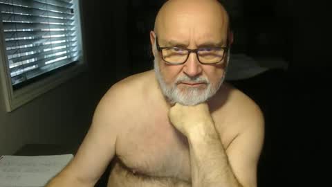 Creamormilk online show from December 19, 6:58 pm