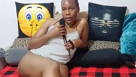 creamyhub online show from December 18, 7:36 am